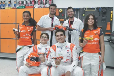 Imagem ilustrativa da imagem Escolas criam mais incentivos para formar líderes no futuro