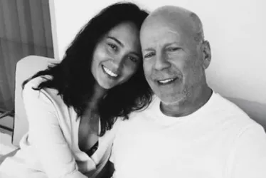Imagem ilustrativa da imagem Esposa de Bruce Willis diz que sente luto em vida