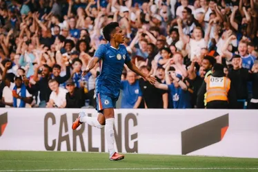 Imagem ilustrativa da imagem Estêvão brilha, é ovacionado na estreia, e Chelsea vence amistoso