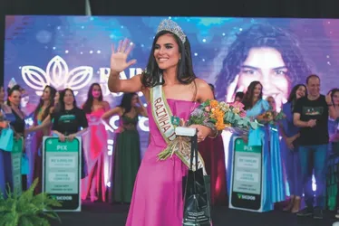 Imagem ilustrativa da imagem Estudante é eleita rainha do cacau de Linhares