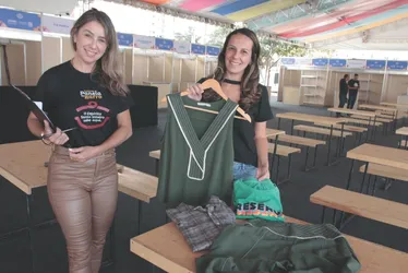 Imagem ilustrativa da imagem Feira em Jardim Camburi reúne shows, artesanato e roupas com desconto