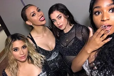 Imagem ilustrativa da imagem Fifth Harmony voltou? Grupo aparece em show dos Jonas Brothers nos EUA
