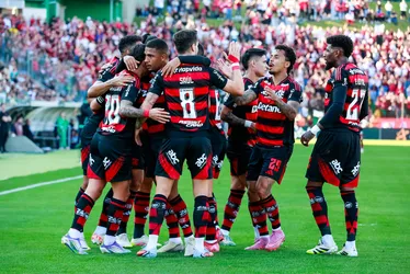 Imagem ilustrativa da imagem Flamengo vence Juventude fora, quebra tabu e mantém vantagem na liderança