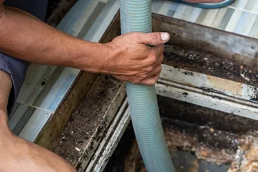 Imagem ilustrativa da imagem Fossas devem receber manutenção preventiva e regular