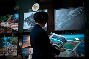 Imagem ilustrativa da imagem Fotógrafo premiado lança livro de luxo com mais de 200 fotos de Guarapari