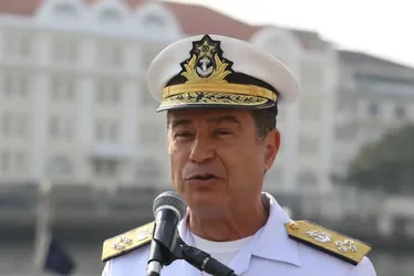 Imagem ilustrativa da imagem Fux vota pela absolvição de ex-comandante da Marinha Almir Garnier