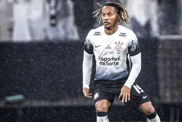 Imagem ilustrativa da imagem Genética ajuda, Carrillo volta ao Corinthians e isenta sintético por lesão