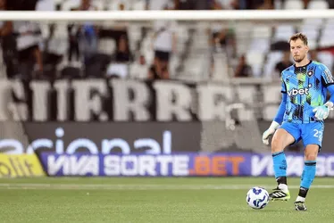 Imagem ilustrativa da imagem Goleiro do Botafogo, Neto passará por cirurgia e está fora da temporada