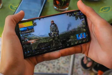 Imagem ilustrativa da imagem Golpistas usam jogos online para extorquir meninos para não divulgar fotos íntimas