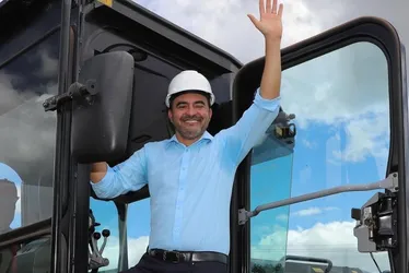 Imagem ilustrativa da imagem Governador de Tocantins é afastado em operação da PF sobre desvio de emendas