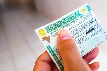 Imagem ilustrativa da imagem Governo Lula vai zerar aula teórica para CNH, mas avalia mínimo de 4 h para prática