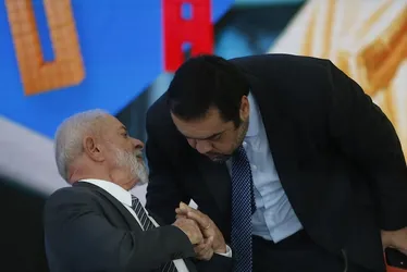 Imagem ilustrativa da imagem Governo avalia que Castro quer jogar responsabilidade por intervenção para Lula e descarta GLO