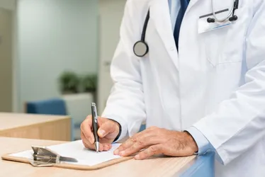 Imagem ilustrativa da imagem 535 vagas para formação na Atenção Primária à Saúde. Salário chega a R$ 15 mil