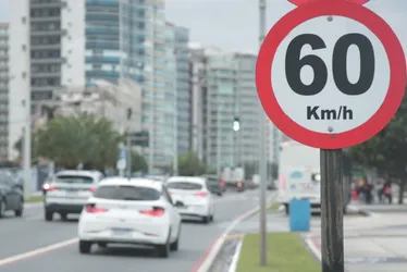 Imagem ilustrativa da imagem Governo estuda mudar limites de velocidade em rodovias