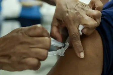 Imagem ilustrativa da imagem Governo lança campanha para vacinar crianças e jovens até 15 anos