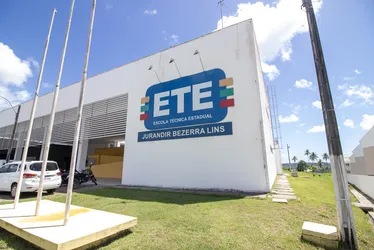 Imagem ilustrativa da imagem Governo lança novo edital para Escolas Técnicas Estaduais com quase 10 mil vagas