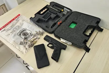 Imagem ilustrativa da imagem Guarda municipal da Serra é investigado por vender drogas apreendidas para facções