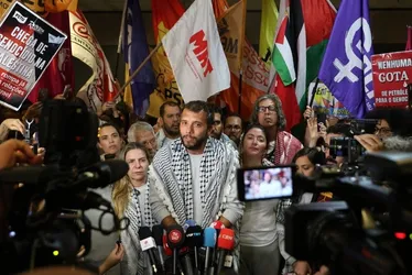 Imagem ilustrativa da imagem Hamas diz que guerra em Gaza acabou enquanto Israel vota aprovação de acordo