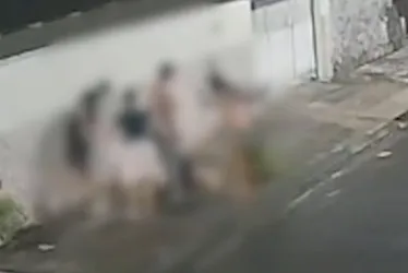 Imagem ilustrativa da imagem Homem é espancado após esbarrar em mesa na Serra
