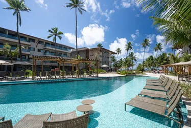 Imagem ilustrativa da imagem Hotel Resort no litoral sul está com 95 vagas de empregos abertas