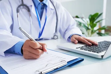Imagem ilustrativa da imagem IA vai ajudar a combater fraudes de falsos médicos nas redes sociais