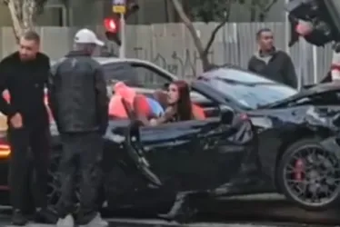 Imagem ilustrativa da imagem Influenciador Gato Preto é preso após bater Porsche e fugir do local do acidente