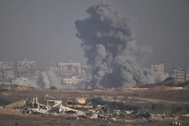 Imagem ilustrativa da imagem Israel ataca hospital em Gaza e mata pacientes, funcionários e jornalistas