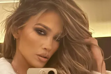 Imagem ilustrativa da imagem Jennifer Lopez é impedida de entrar em loja da Chanel na Turquia; saiba o motivo