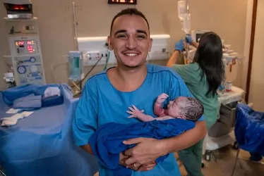 Imagem ilustrativa da imagem João Gomes rebate críticas de prefeita após cancelar show para ver o filho nascer