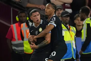 Imagem ilustrativa da imagem João Pedro balança a rede, Estêvão dá assistência e Chelsea goleia o West Ham