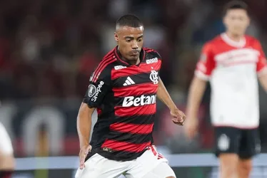 Imagem ilustrativa da imagem Jogadores do Flamengo reclamam de interferência de quarto árbitro