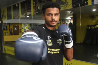 Imagem ilustrativa da imagem Kickboxing: Capixaba luta “em casa” pelo cinturão
