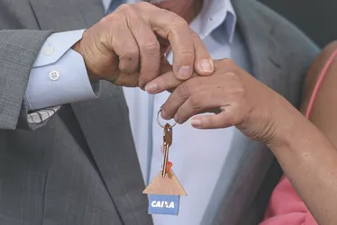 Imagem ilustrativa da imagem Lula cobra programa com moradias para classe média