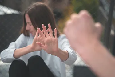 Imagem ilustrativa da imagem Mais de mil mulheres denunciam ameaças, perseguição e violência