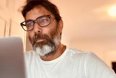 Imagem ilustrativa da imagem Marcelo Faria revela diagnóstico de herpes zóster: 'doloroso e me marcou bastante'