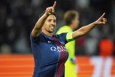 Imagem ilustrativa da imagem Marquinhos completa 12 anos da estreia no PSG com gol e campeão larga com goleada