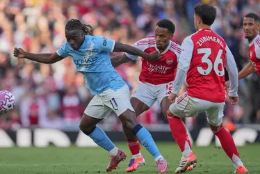 Imagem ilustrativa da imagem Martinelli marca por cobertura e impede vitória do City sobre o Arsenal