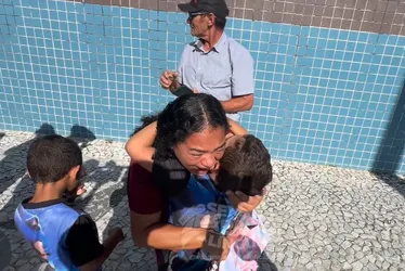 Imagem ilustrativa da imagem Menino de 7 anos que desapareceu em Candeias no sábado, é entregue à família