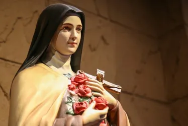 Imagem ilustrativa da imagem Missas e bênção das rosas para celebrar Santa Teresinha