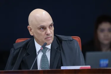 Imagem ilustrativa da imagem Moraes começa julgamento de forma incomum e fala em tentativa de golpe