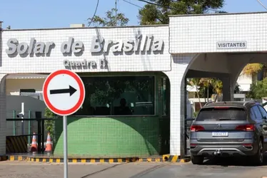Imagem ilustrativa da imagem Moraes determina vigilância integral de Bolsonaro pela polícia penal