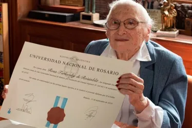 Imagem ilustrativa da imagem Morre, aos 106 anos, Rosa Roisinblit, liderança das Avós da Praça de Maio