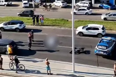 Imagem ilustrativa da imagem Motociclista é morto após ser atingido por caminhão em Cariacica