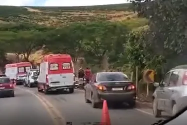 Imagem ilustrativa da imagem Motociclista morre e passageira fica ferida em acidente em rodovia de Rio Bananal