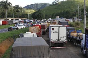 Imagem ilustrativa da imagem Motorista por aplicativo, taxista e motoboy vão ter benefícios do INSS