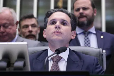 Imagem ilustrativa da imagem Isenção de Imposto de Renda será votada na Câmara em 1º de outubro, diz Hugo Motta