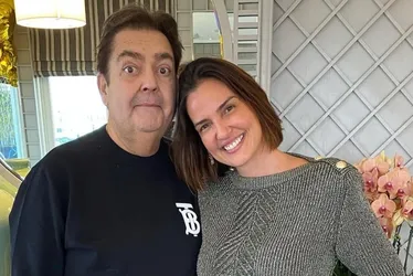 Imagem ilustrativa da imagem Mulher de Faustão atualiza estado de saúde do apresentador