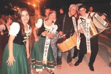 Imagem ilustrativa da imagem Música, gastronomia e desfiles em Venda Nova do Imigrante