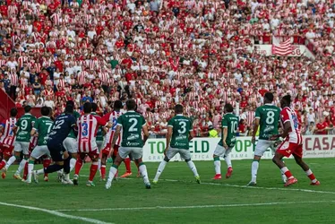 Imagem ilustrativa da imagem Náutico tropeça no Guarani e desperdiça chance de avançar no quadrangular
