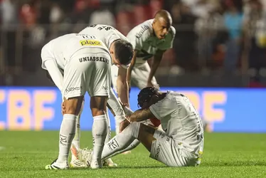 Imagem ilustrativa da imagem Neymar admite ‘maior vergonha da carreira’ e cobra Santos: ‘Pensar no que quer fazer’